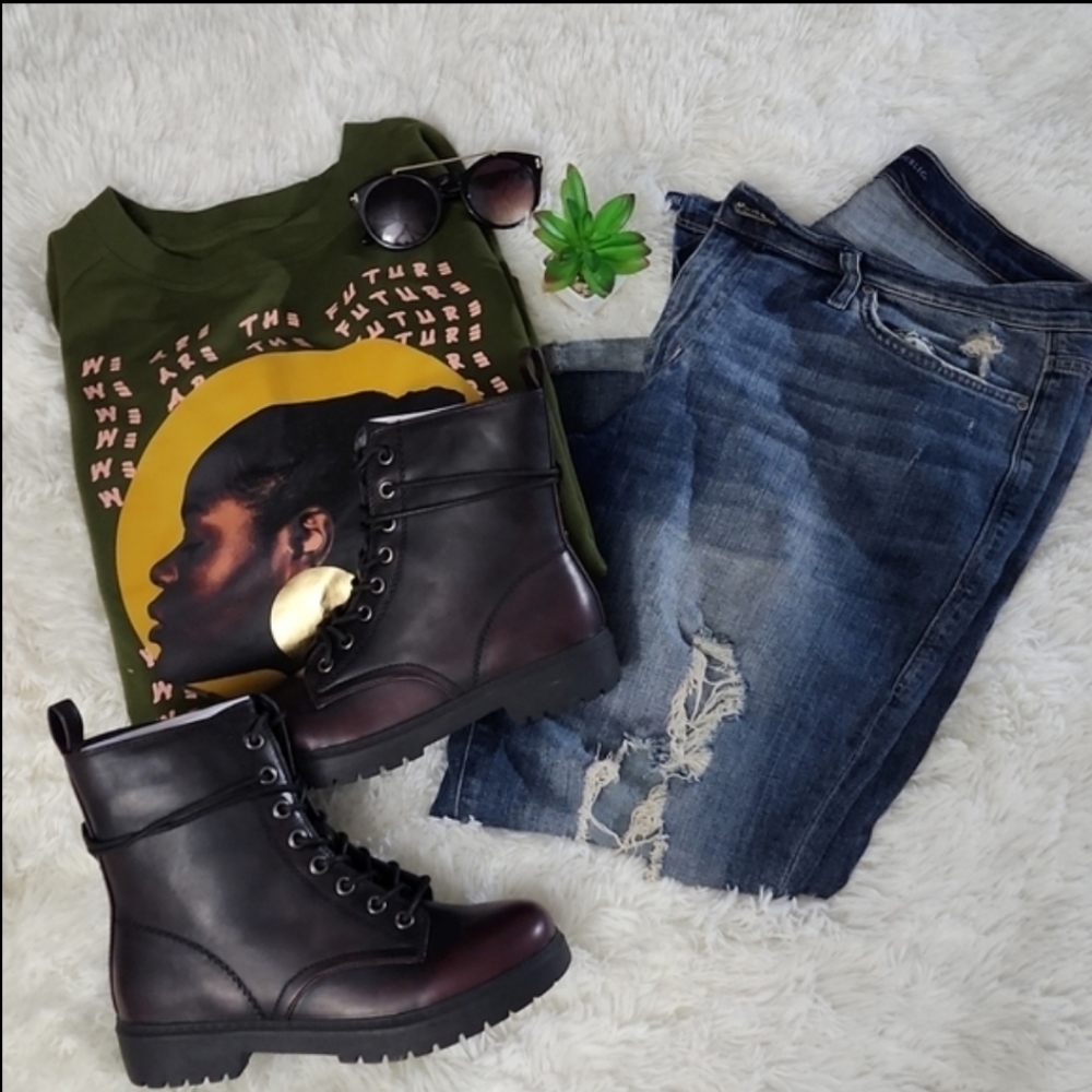 Rock & Republic Cuffed Distressed Jeans